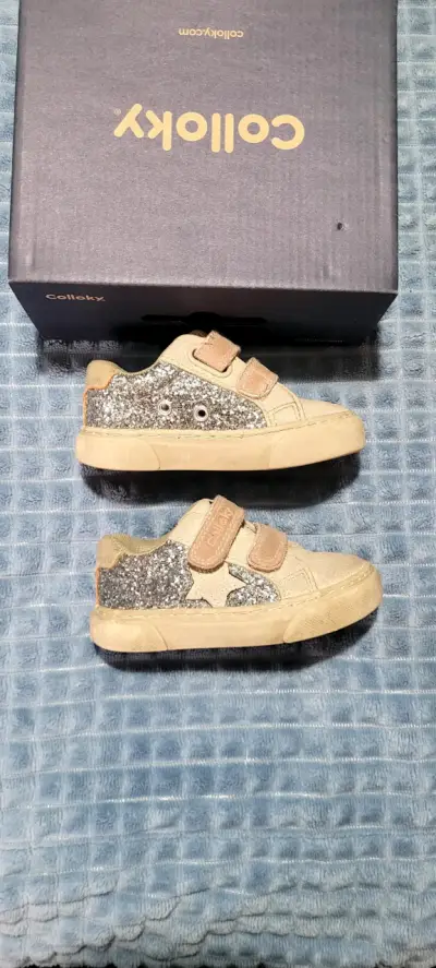 Zapatillas brillantes de niña - miniatura 1