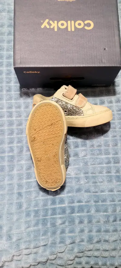 Zapatillas brillantes de niña - miniatura 2