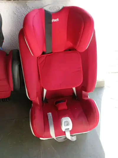 Silla de auto roja Infanti - miniatura 1