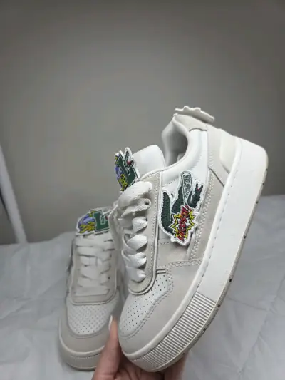 Zapatillas lacoste blancas con diseño bordado - miniatura 1