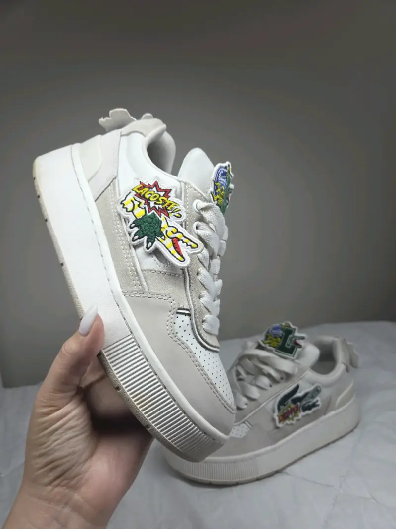 Zapatillas lacoste blancas con diseño bordado - 2