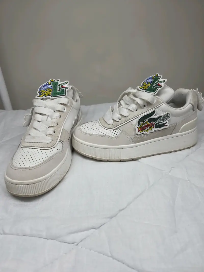 Zapatillas lacoste blancas con diseño bordado - 3