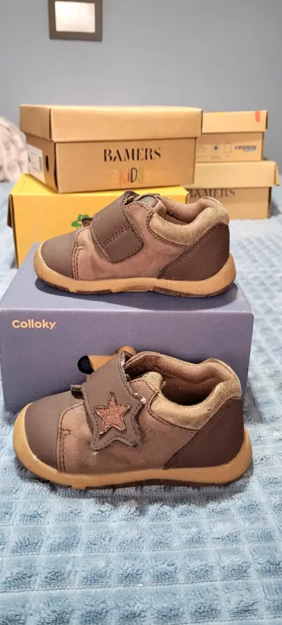 Zapatos bebé marrones con estrella - miniatura 3