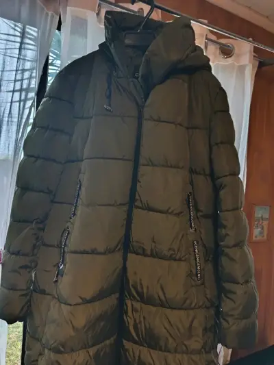 Parka acolchada verde con capucha - miniatura 1