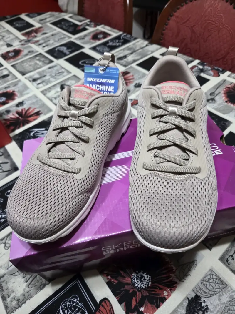 Zapatillas Skechers gris nuevas - 1