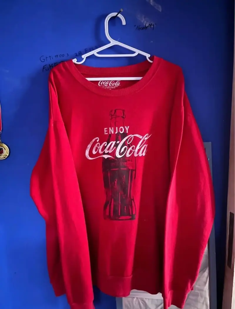 Polerón Coca-Cola rojo