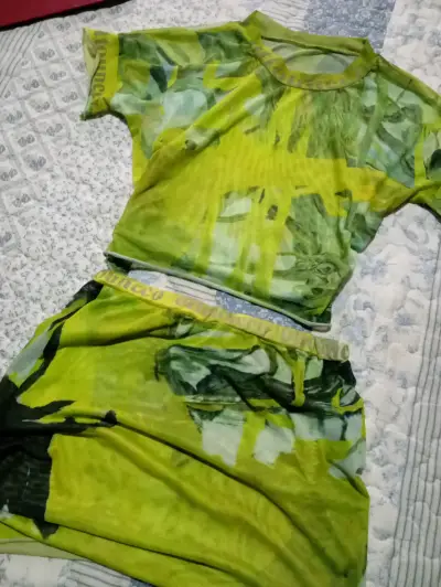 Conjunto traslucido  verde estampado - miniatura 1