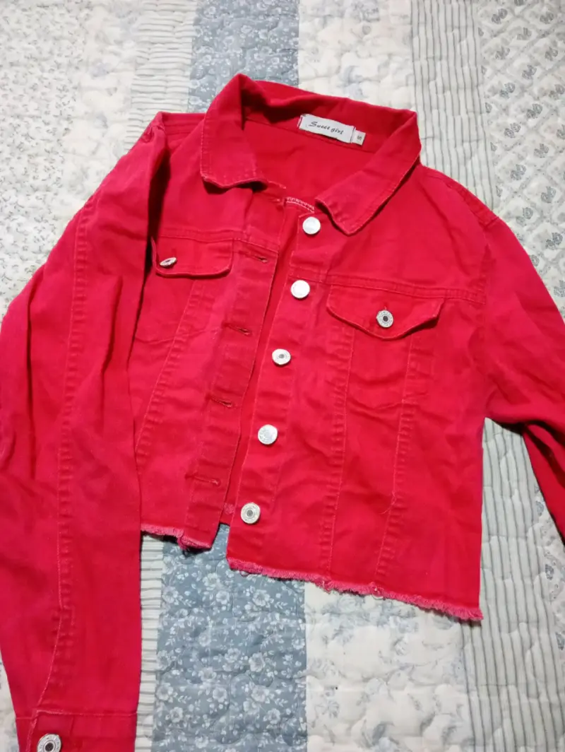 Chaqueta corta roja