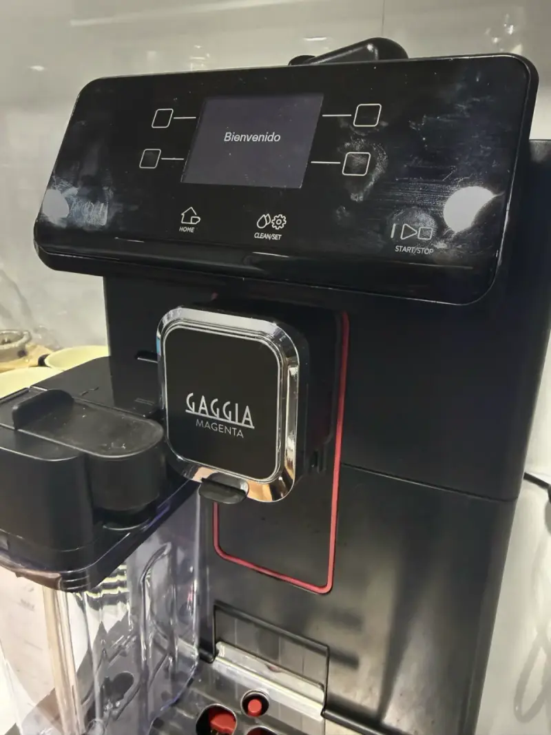 Cafetera Superautomática Gaggia Magenta - 2