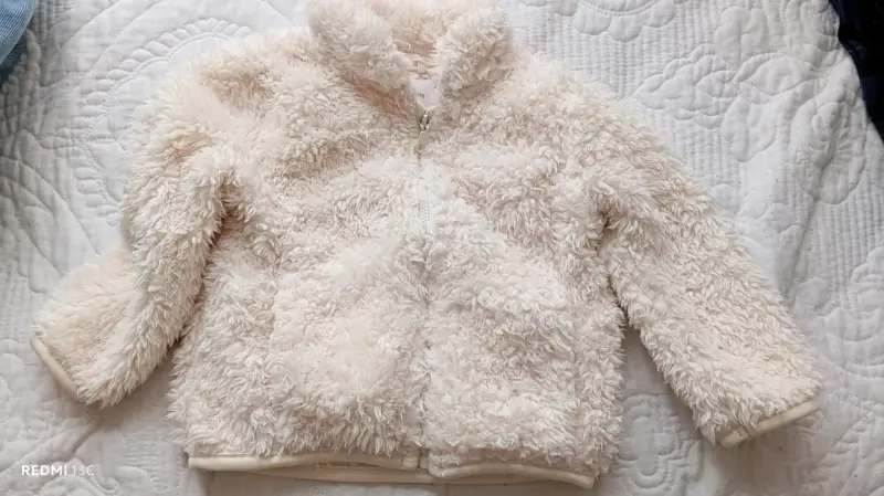 Chaqueta de peluche cremita - 1