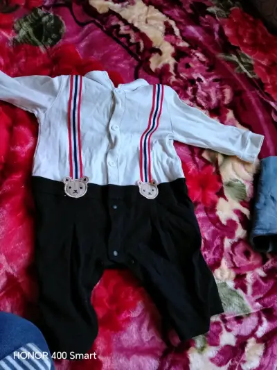 Pijama azul para bebé - miniatura 2