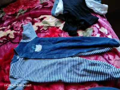 Pijama azul para bebé - miniatura 5