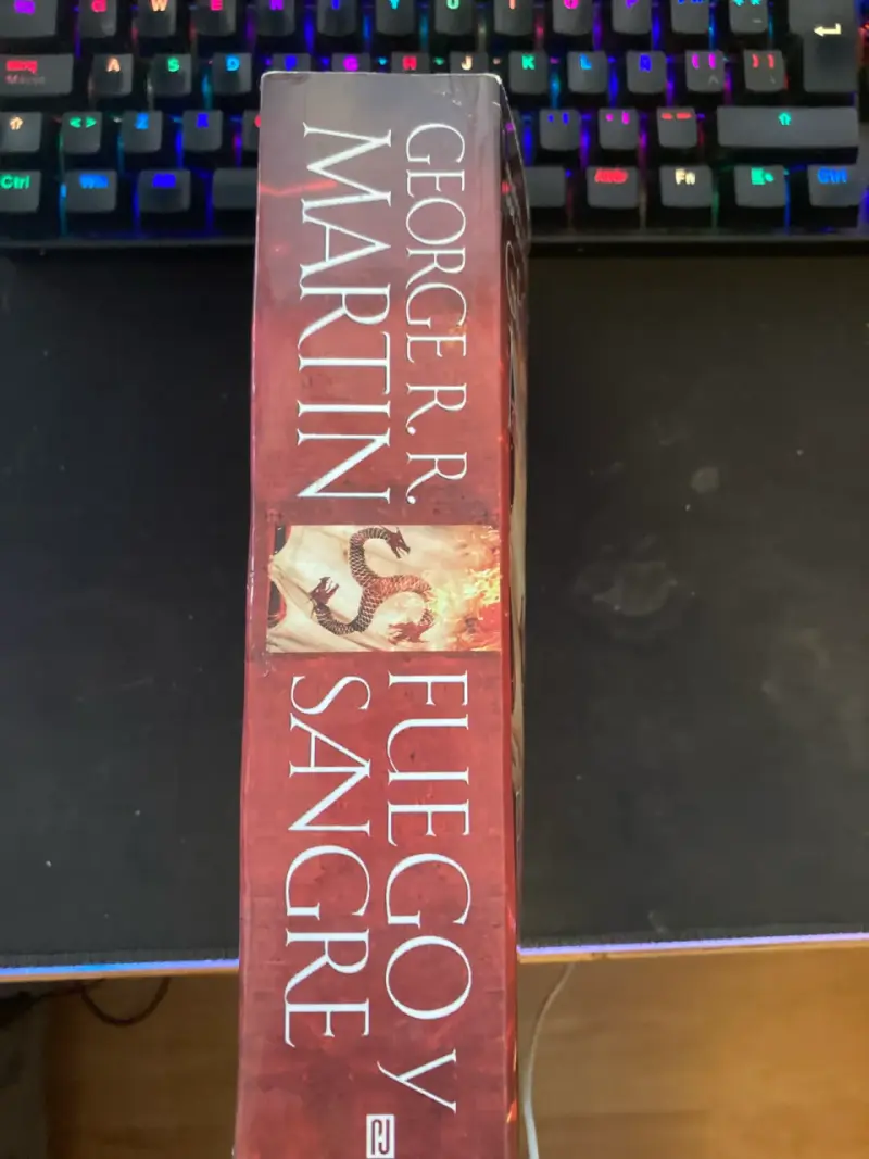 Libro Fuego y Sangre de George R.R. Martin - 3