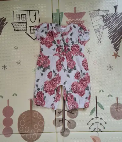 Enterito bebé floral rosado - miniatura 1