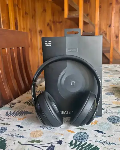Audífonos Beats Studio 3 Wireless - miniatura 1