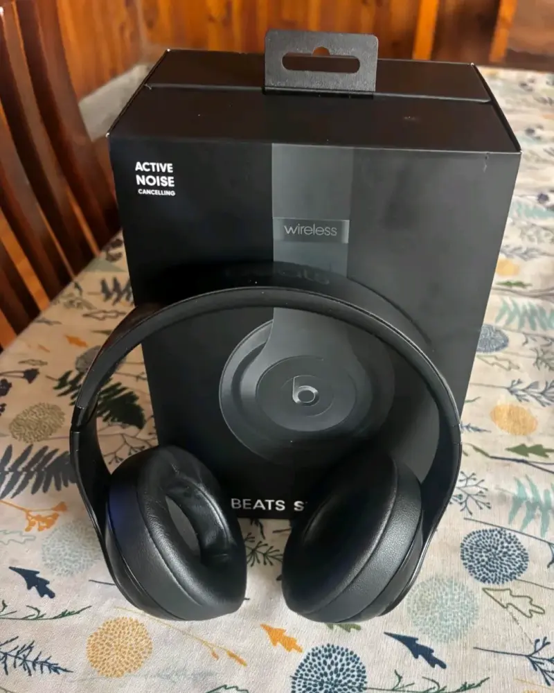 Audífonos Beats Studio 3 Wireless - 2
