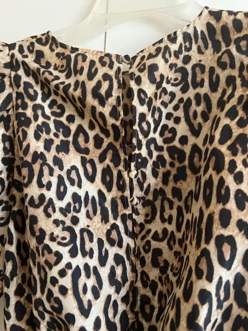 Blusa animal print manga abullonada - 3
