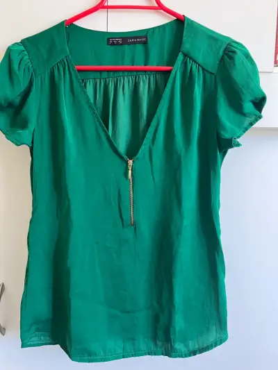 Blusa verde con cierre Zara - miniatura 1