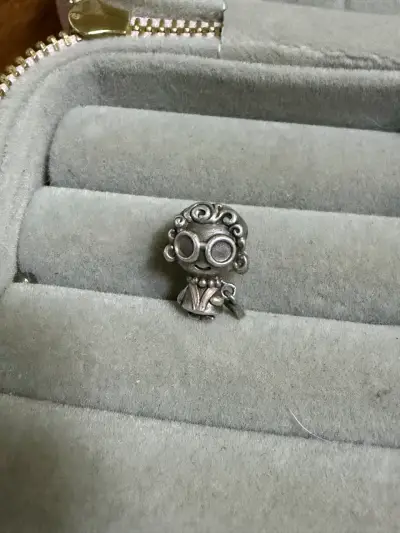 Charm de plata de viejita - miniatura 1