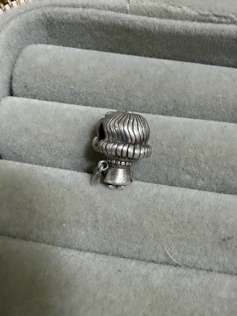Charm de plata de viejita - 2