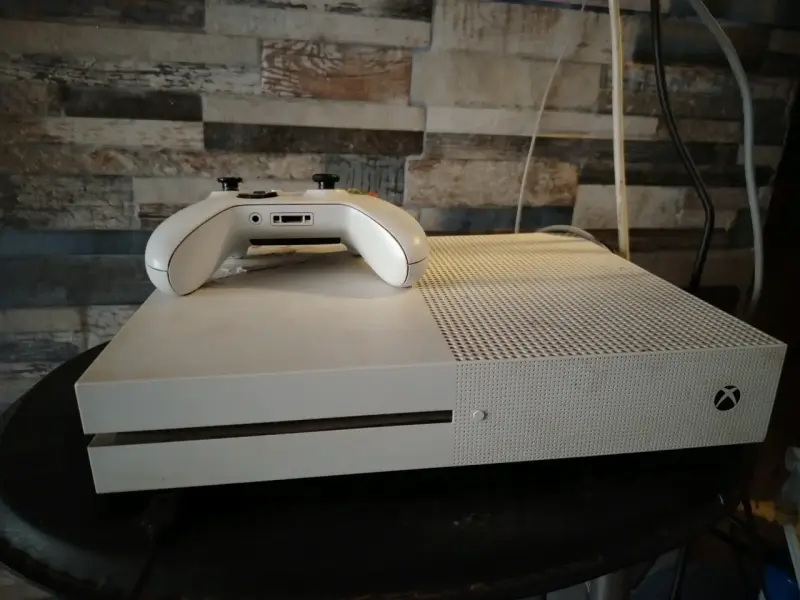 Consola Xbox One S con control - 2