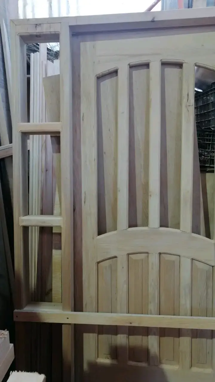 PUERTA CON FIJO , MAÑIO - 2