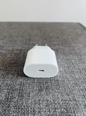 Adaptador Iphone Apple A2347 Usb-c A Usb-c 20w - 2