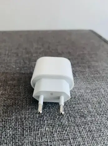 Adaptador Iphone Apple A2347 Usb-c A Usb-c 20w - 3