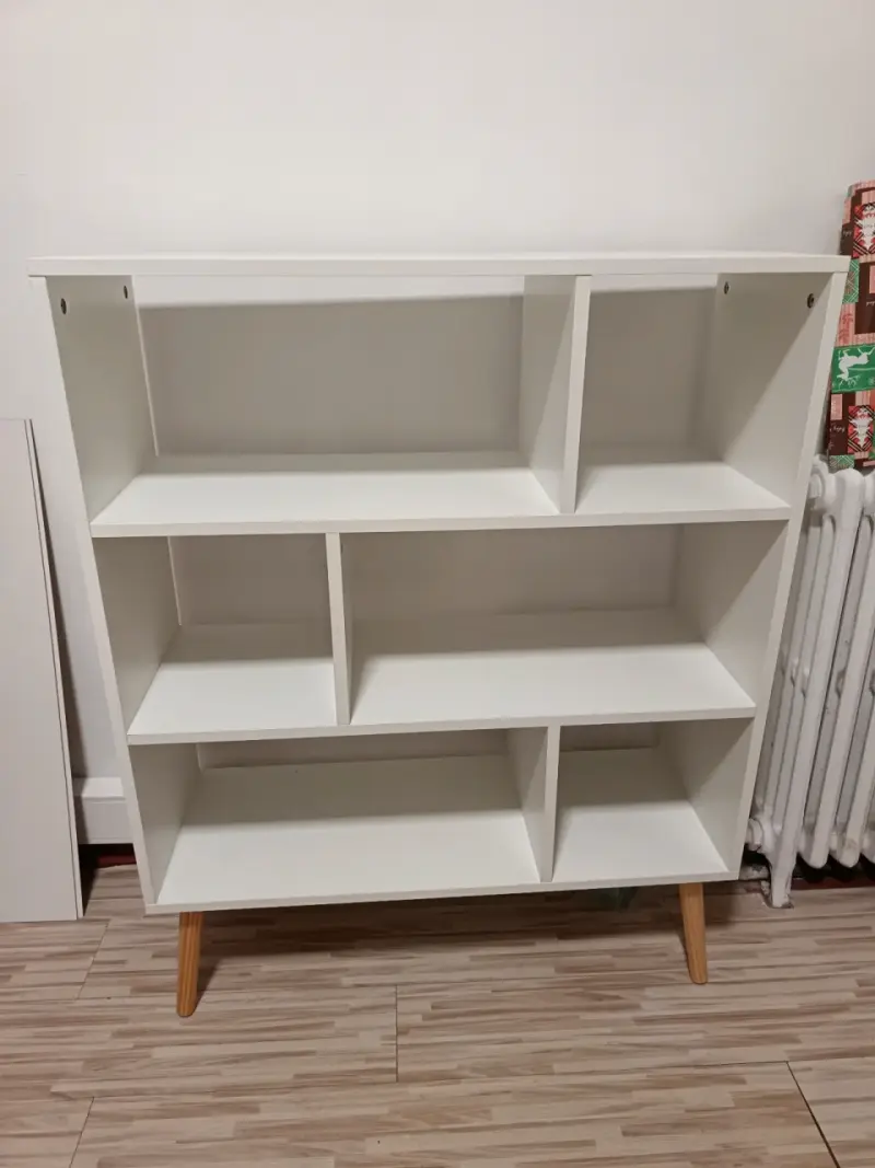 Estante de madera blanco