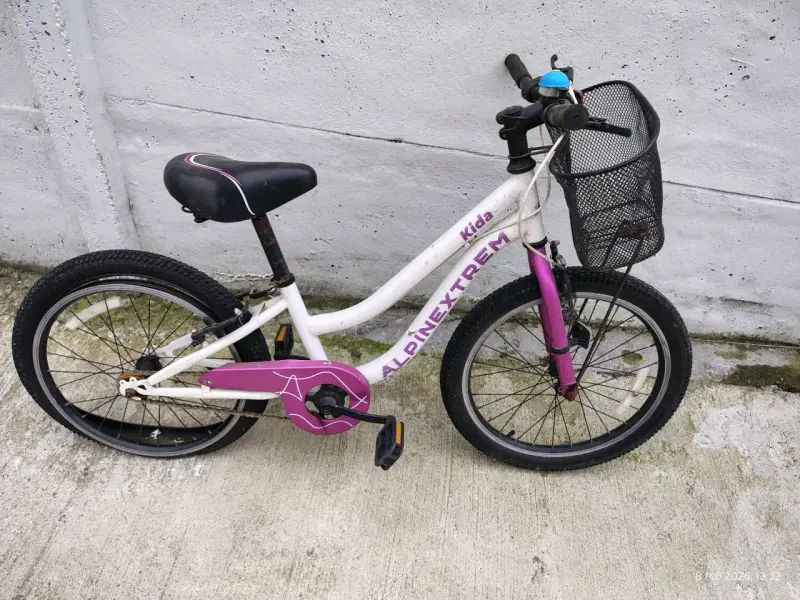 Bicicleta infantil blanca y rosada - 5