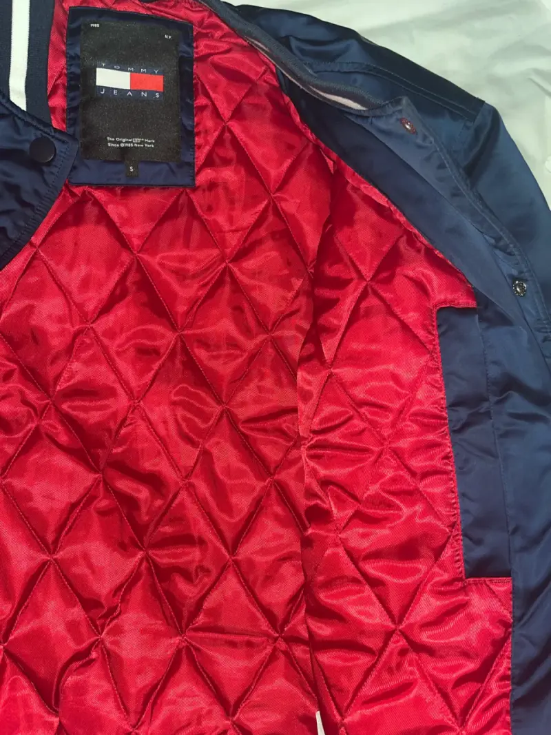Chaqueta varsity azul y roja tommy jeans - 2