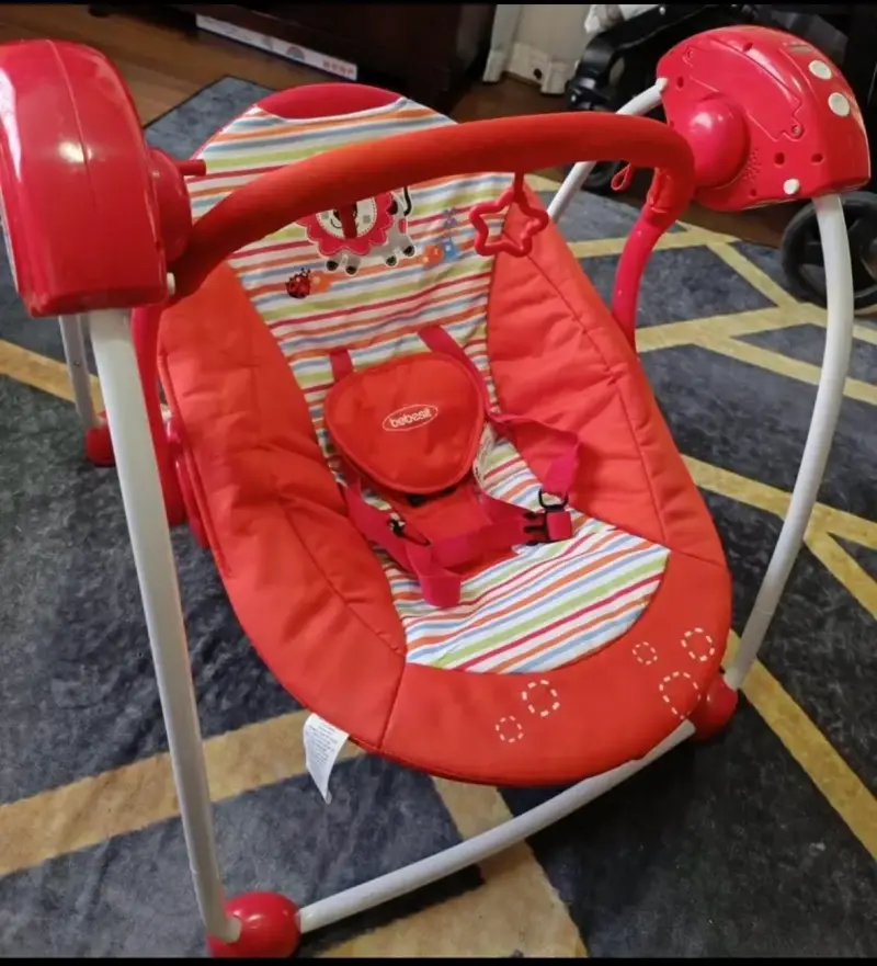 Silla mecedora para bebé rojo Bebesit - 1