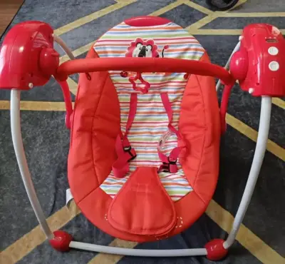 Silla mecedora para bebé rojo Bebesit - miniatura 4