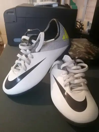 Zapatos deportivos Nike talla 13C - miniatura 2