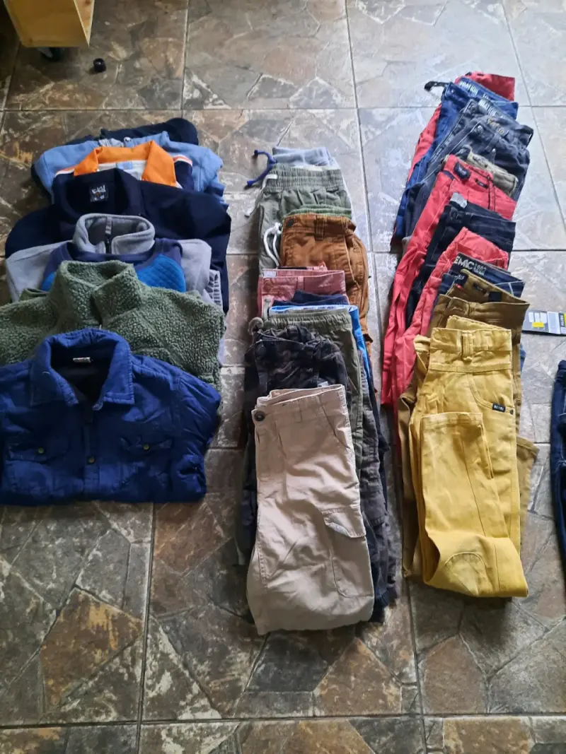 Lote de ropa variada de niño - 1