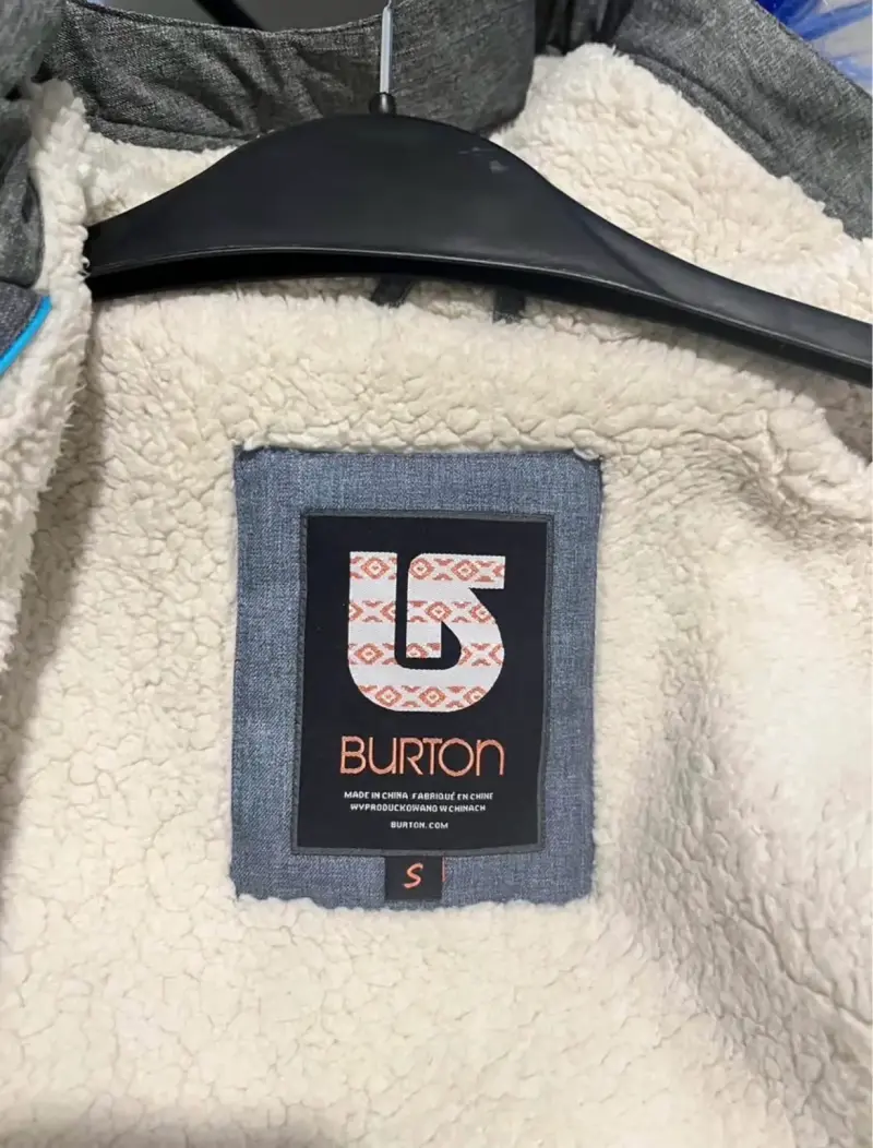 Parka gris con capucha - 4