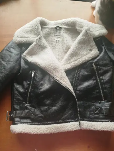 Chaqueta de cuero negra con forro - miniatura 2