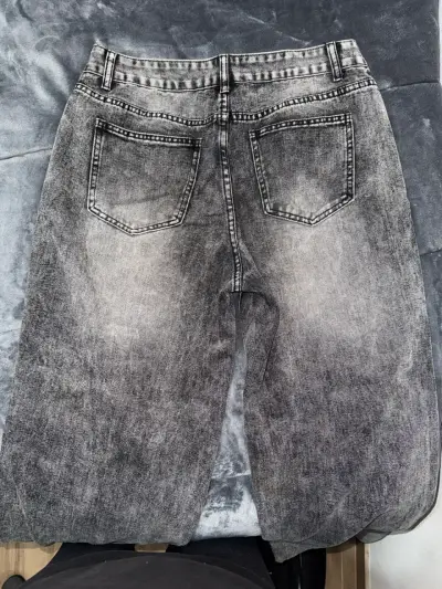 Jeans gris desgastados talla 44 - miniatura 2