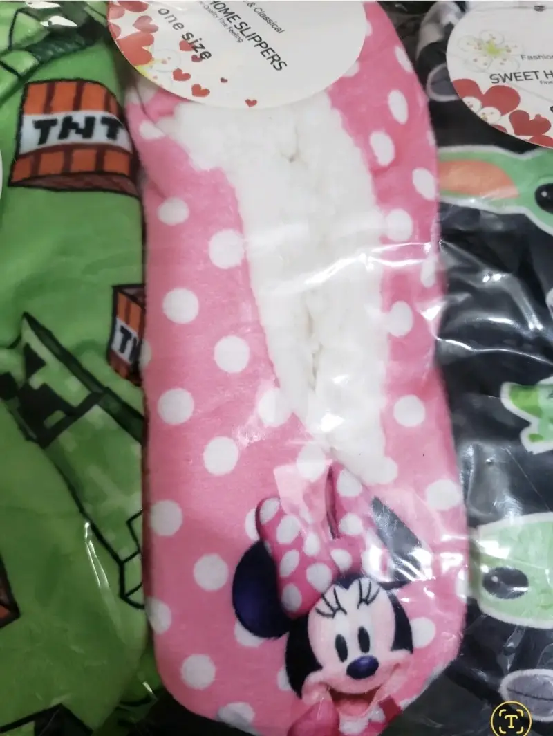 Pantuflas de personajes variados - 4