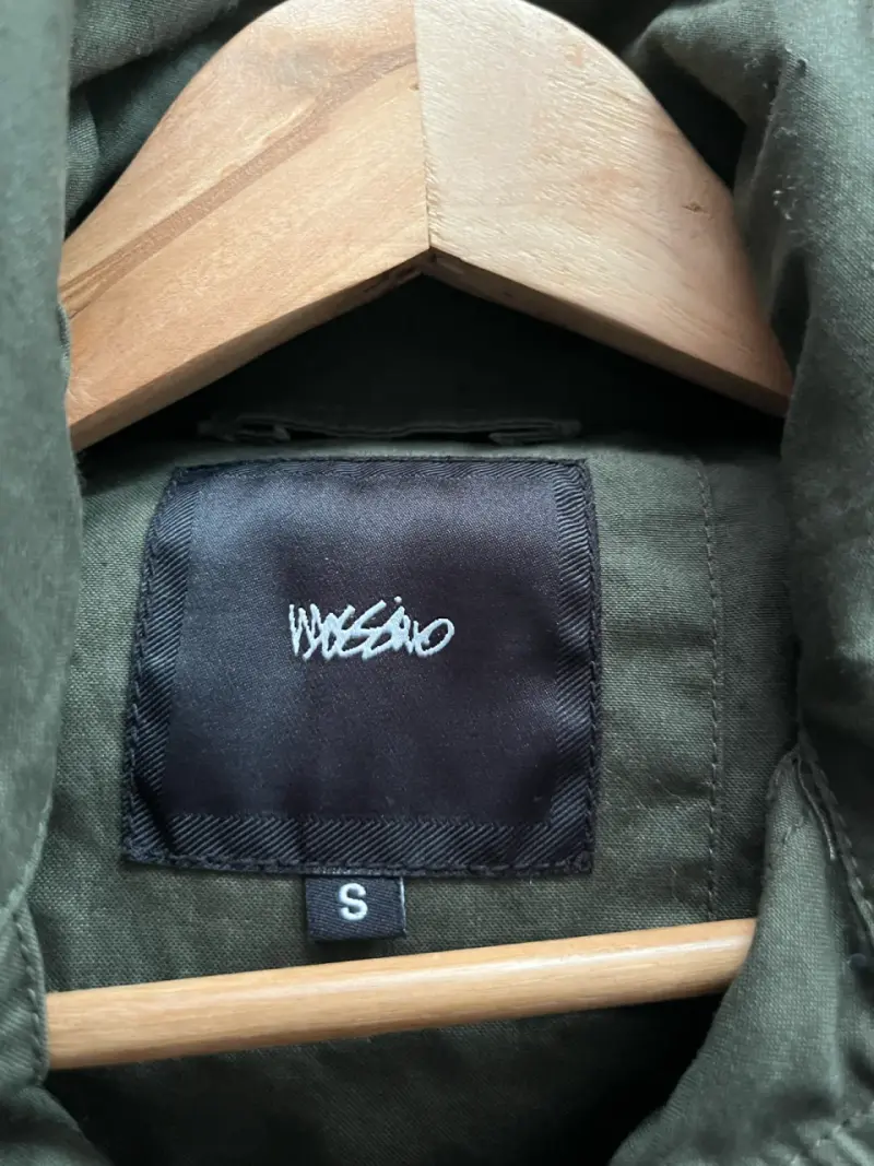 Chaqueta hombre verde militar marca Mossimo. - 3