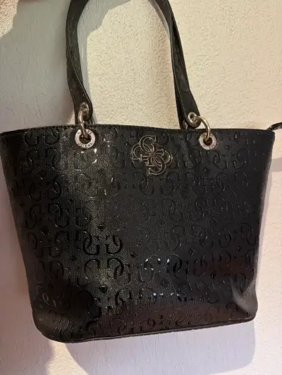 Cartera negra Guess con logotipo - miniatura 1