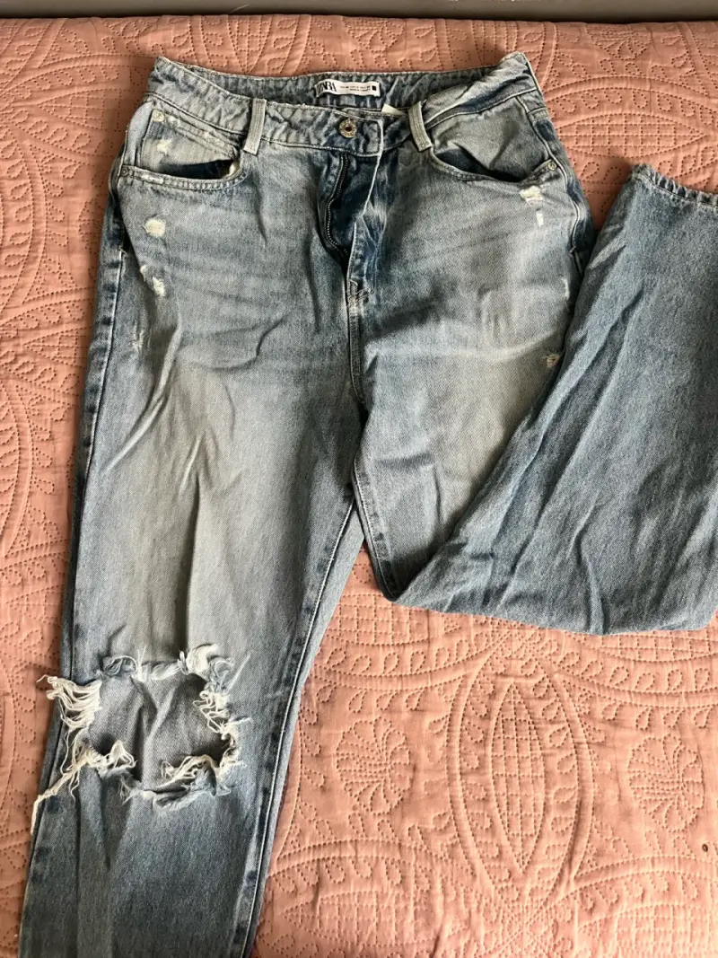 Jeans rotos azul claro - 1