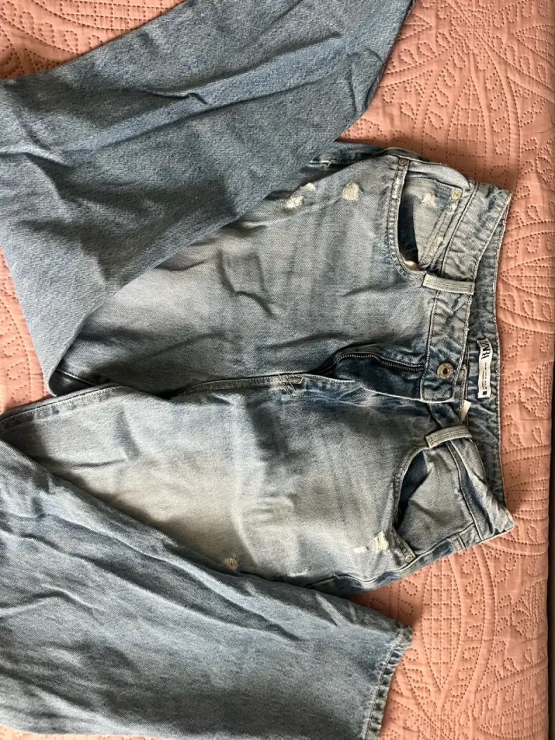 Jeans rotos azul claro - 2