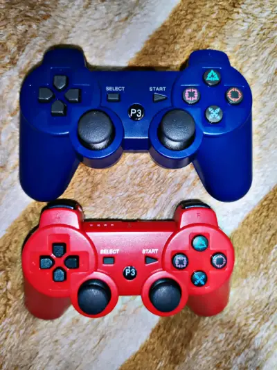 Consola PS3 2 controles nuevos 27 juegos instalado - miniatura 3