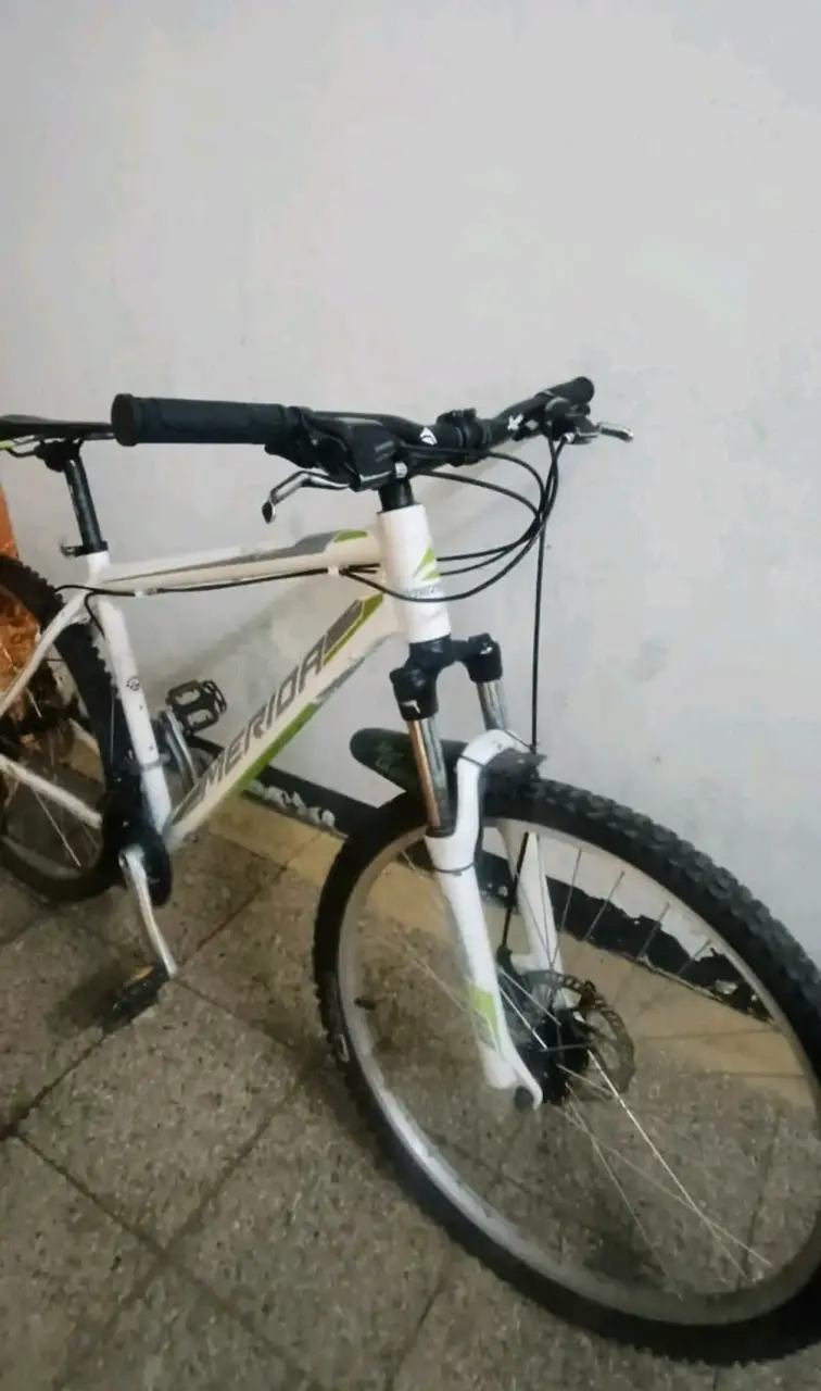 Bicicleta Merida MTB blanca - 1