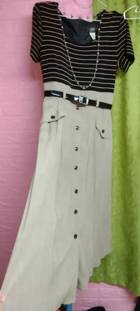 Vestido a rayas con botones - 1