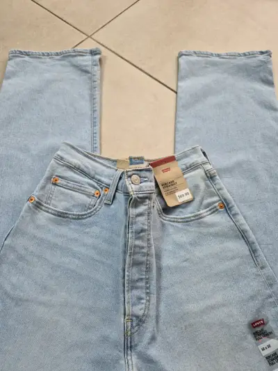 Jeans celestes de mezclilla Levis Nuevo - miniatura 2