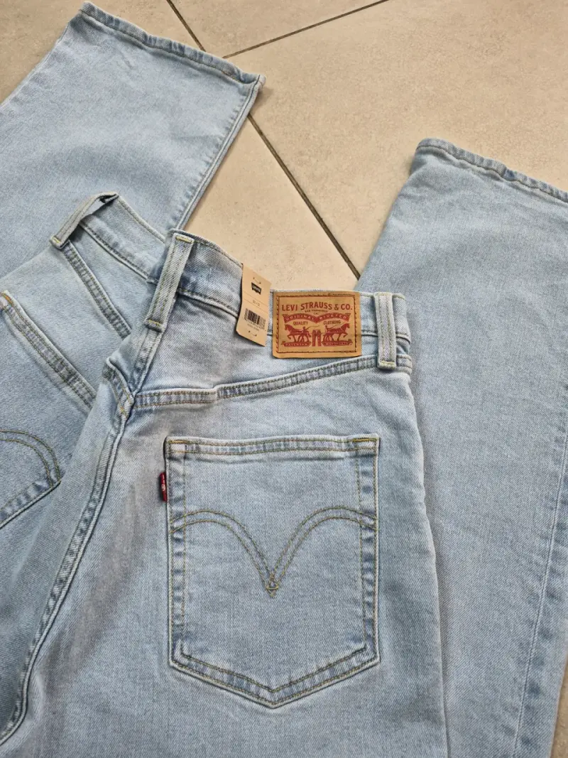 Jeans celestes de mezclilla Levis Nuevo - 5