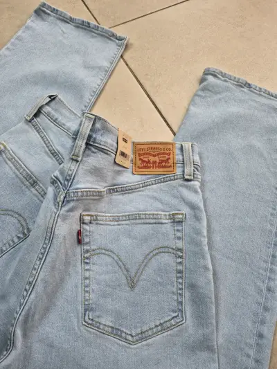 Jeans celestes de mezclilla Levis Nuevo - miniatura 5