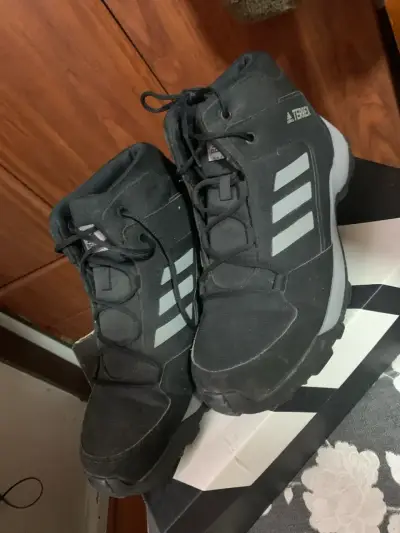 Botas negras outdoor Adidas - miniatura 1